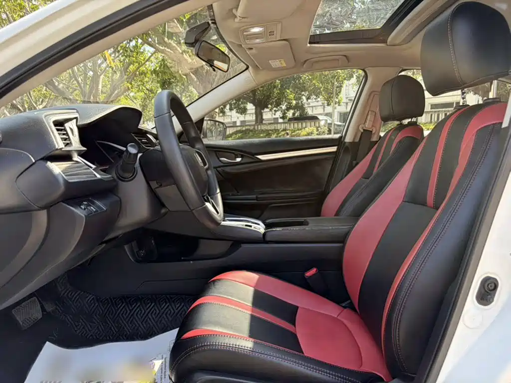 Civic 2019 220TURBO CVT Dynamic Edition National V купить на сайте DeffCars