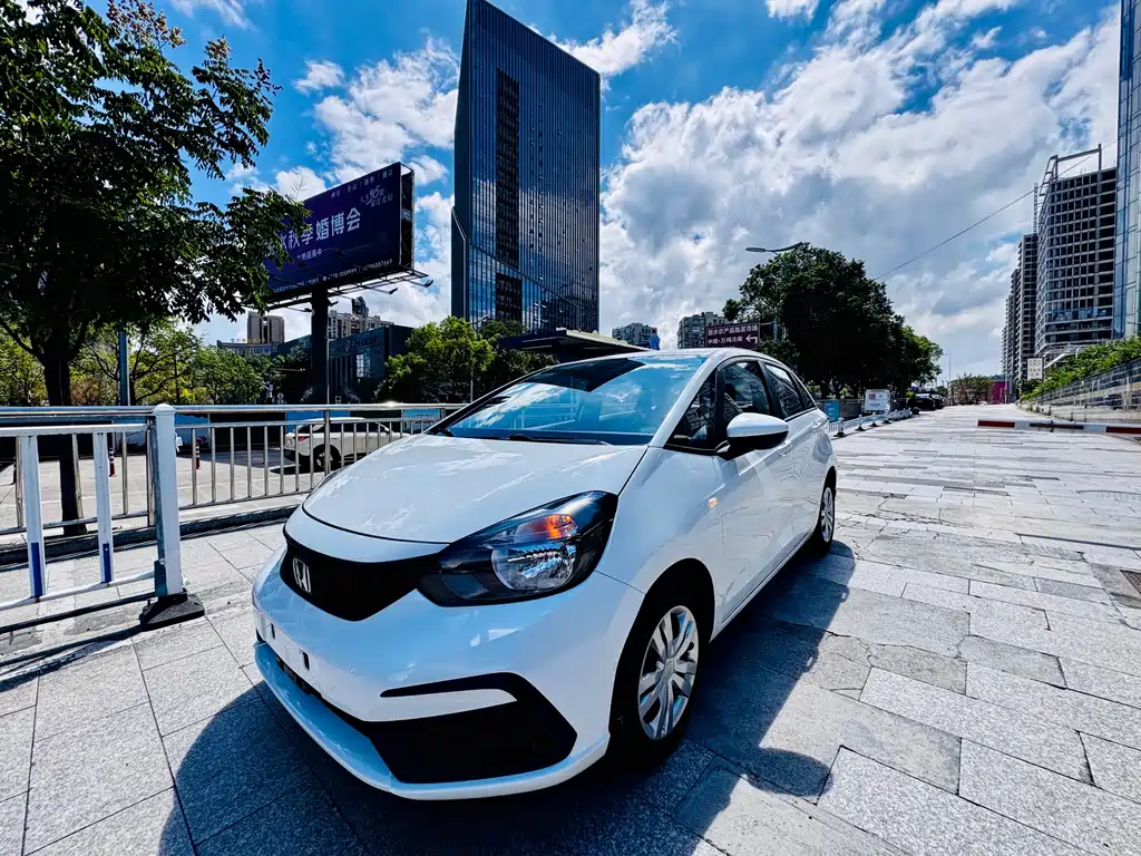 Fit 2021 1.5L CVT Chao Yue Edition купить на сайте DeffCars