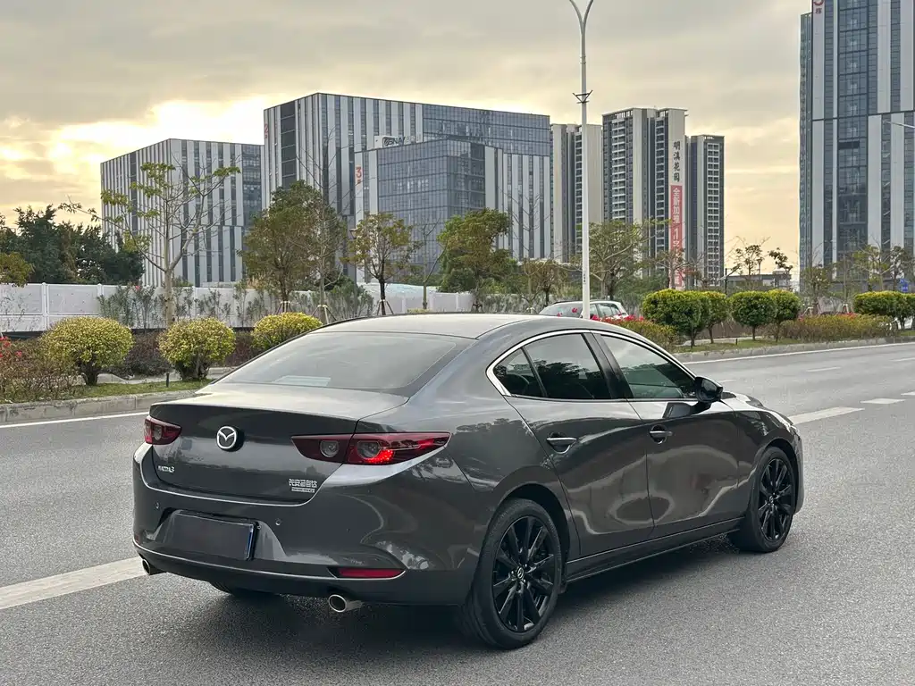 Mazda3 Angkesela 2022 2.0L Automatic Quality Obsidian Edition купить на сайте DeffCars