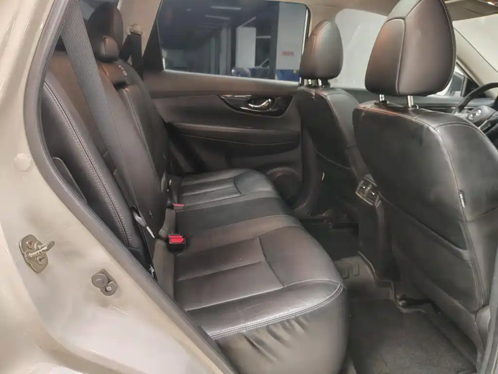 X-Trail 2017 2.5L CVT Deluxe Edition 4WD купить на сайте DeffCars