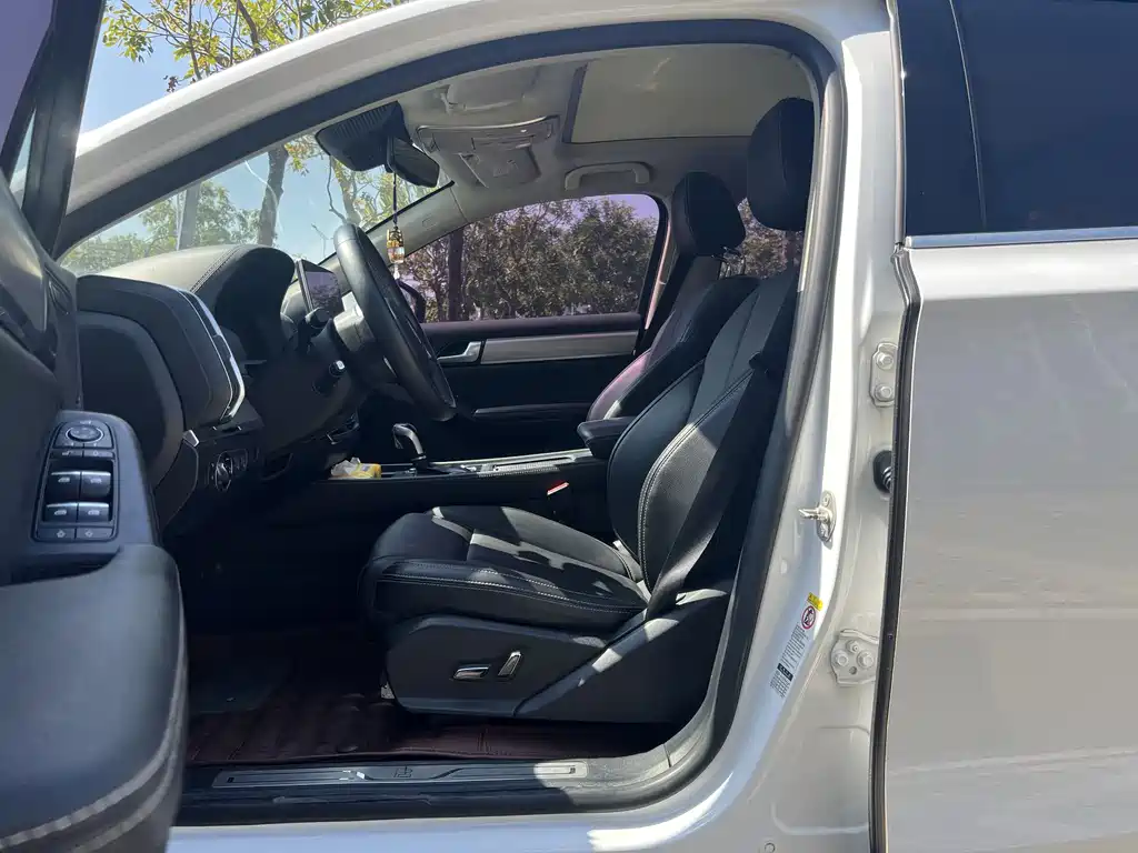 Tang 2018 2.0T automatic intelligent connected premium type 7 seats National V купить на сайте DeffCars