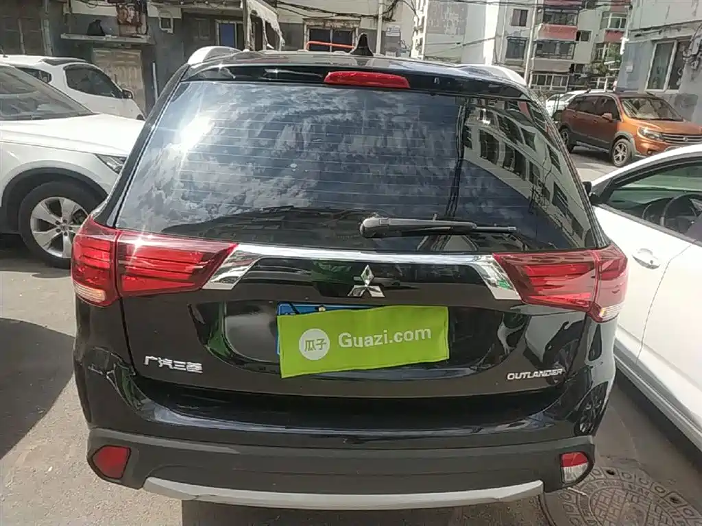 Outlander 2018 2.0L 2WD Honor Edition 5 seats купить на сайте DeffCars