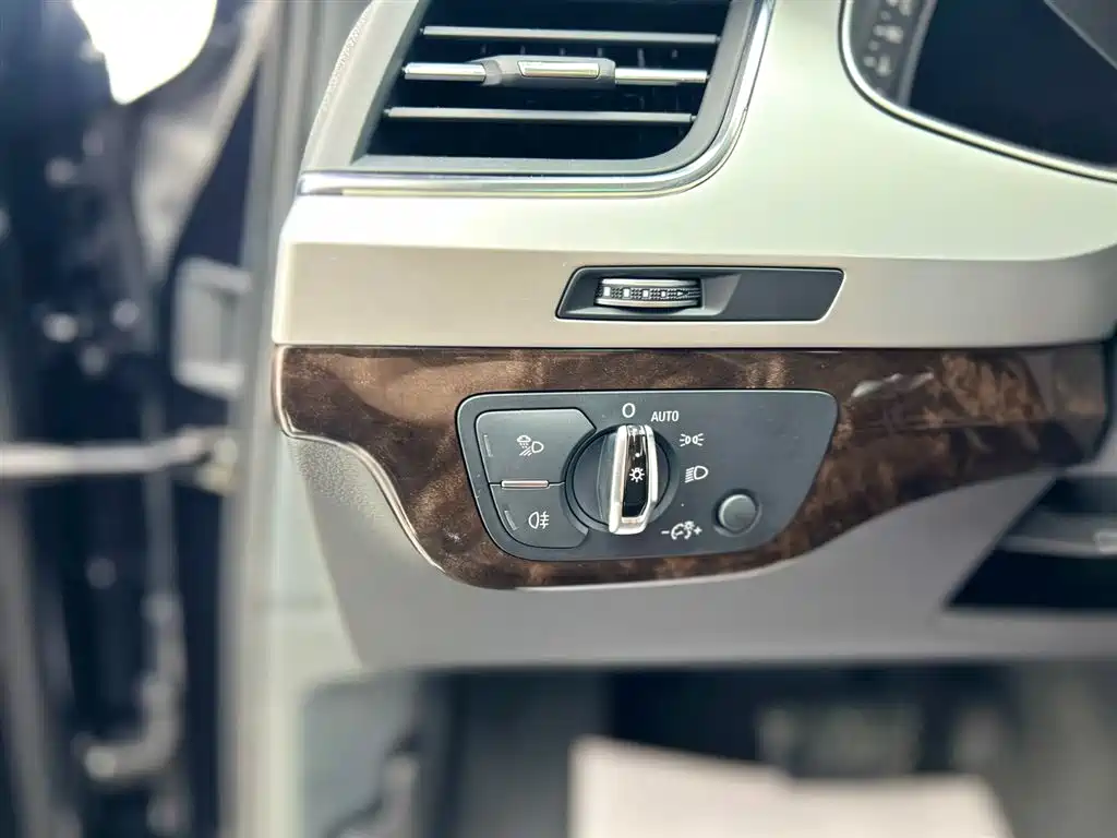 Audi Q7 2016 45 TFSI S line sports model купить на сайте DeffCars