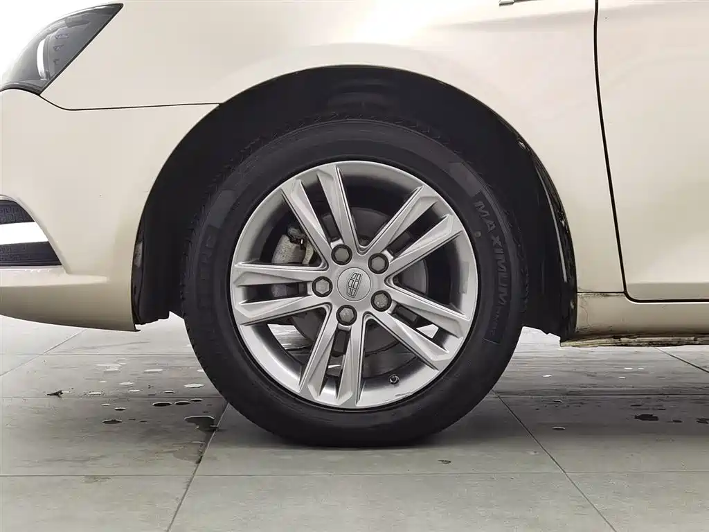 Emgrand 2017 Sedan Million Model 1.5L CVT Upward Interconnect Version купить на сайте DeffCars