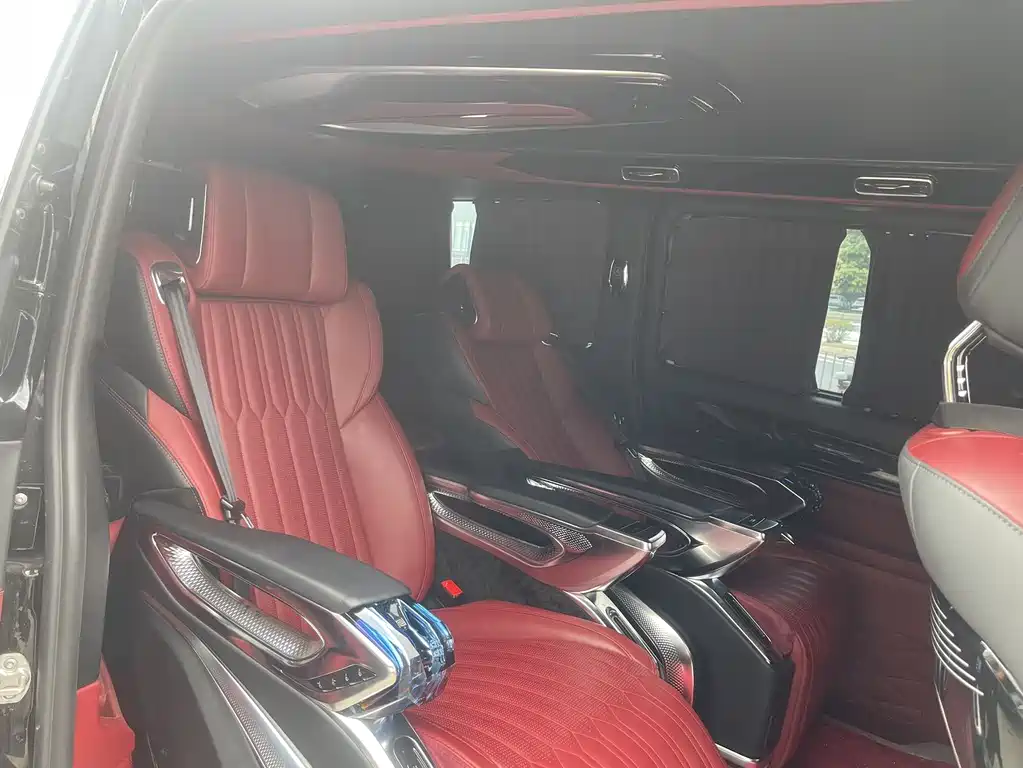 Vito 2023 2.0T Business Edition 7 seats купить на сайте DeffCars