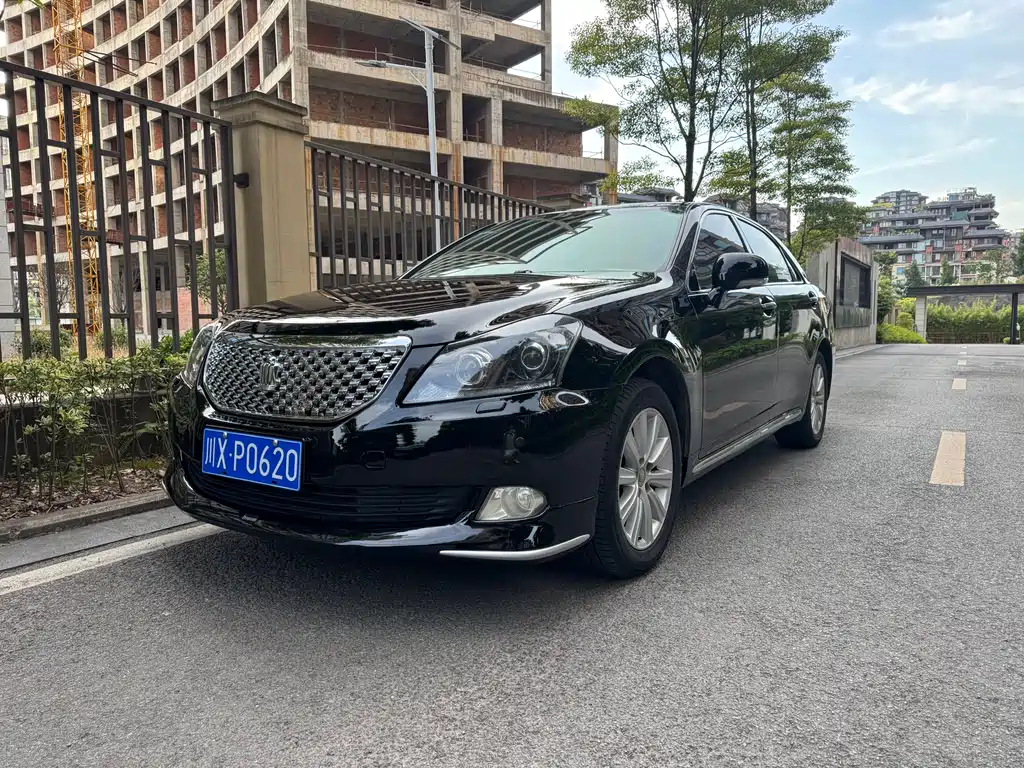 Crown 2010 2.5L Royal leather sunroof navigation version купить на сайте DeffCars