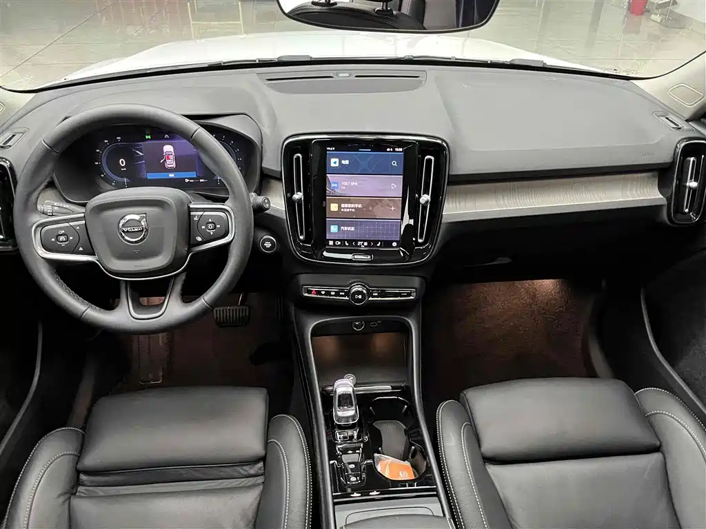 Volvo XC40 2023 B4 four-wheel drive Zhiyuan Deluxe Edition купить на сайте DeffCars