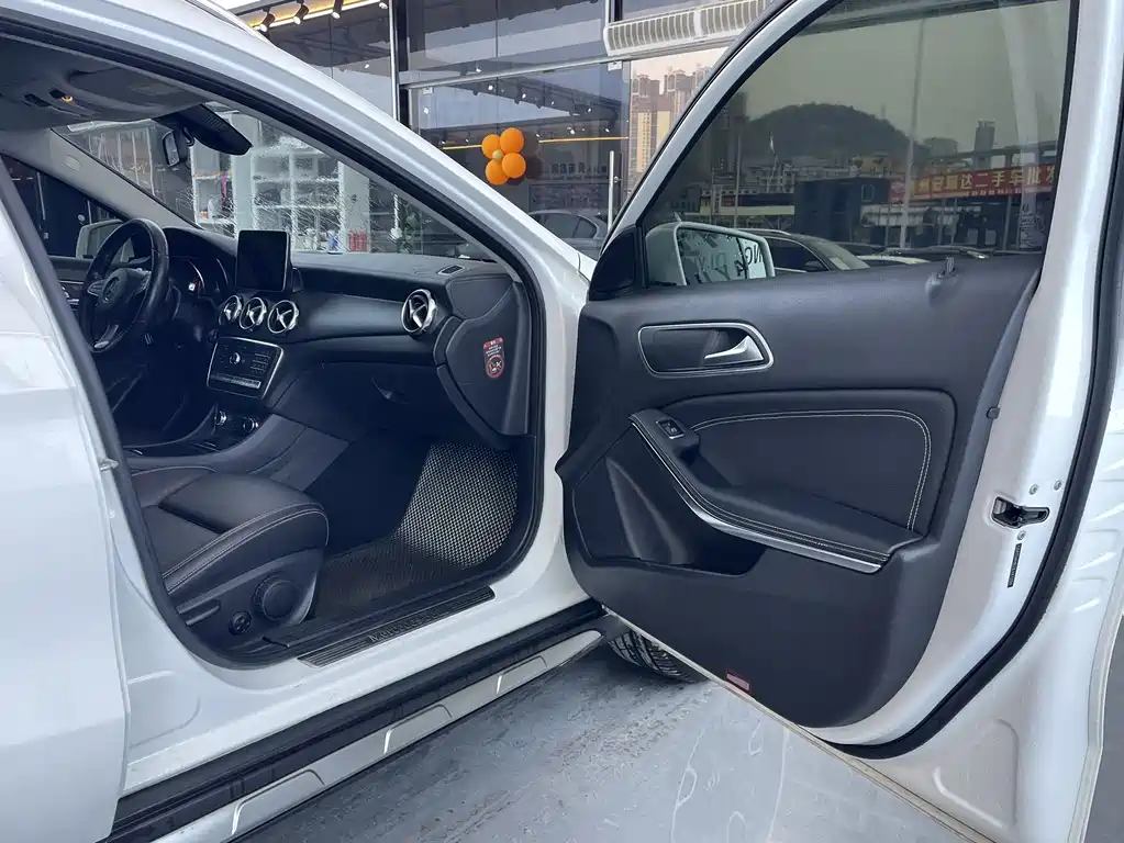 Mercedes-Benz GLA 2017 GLA 220 4MATIC Fashion Model купить на сайте DeffCars