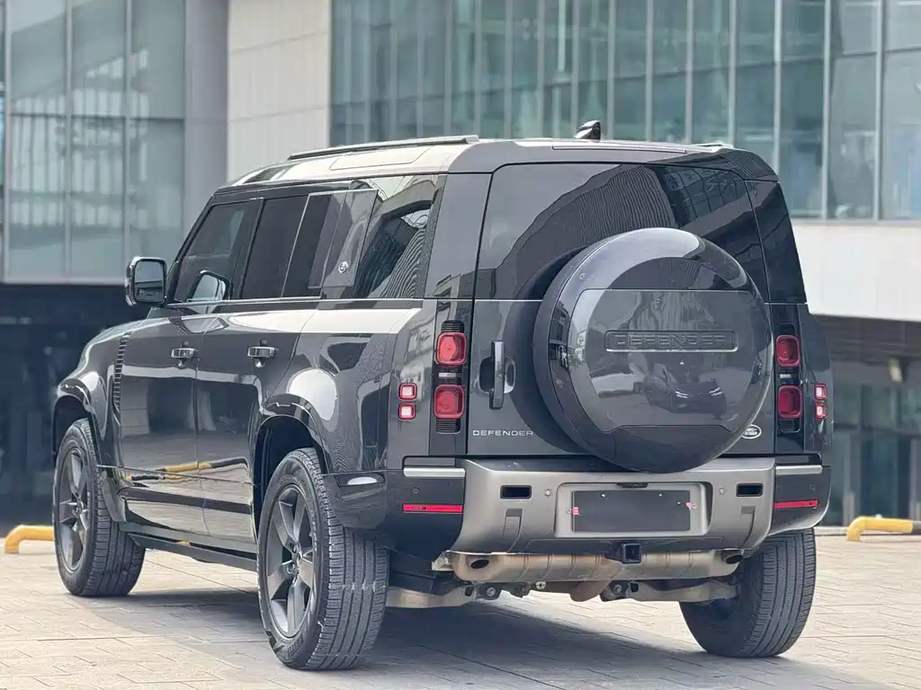 Land Rover Defender 2024 110 3.0T P400 X-DYNAMIC HSE купить на сайте DeffCars