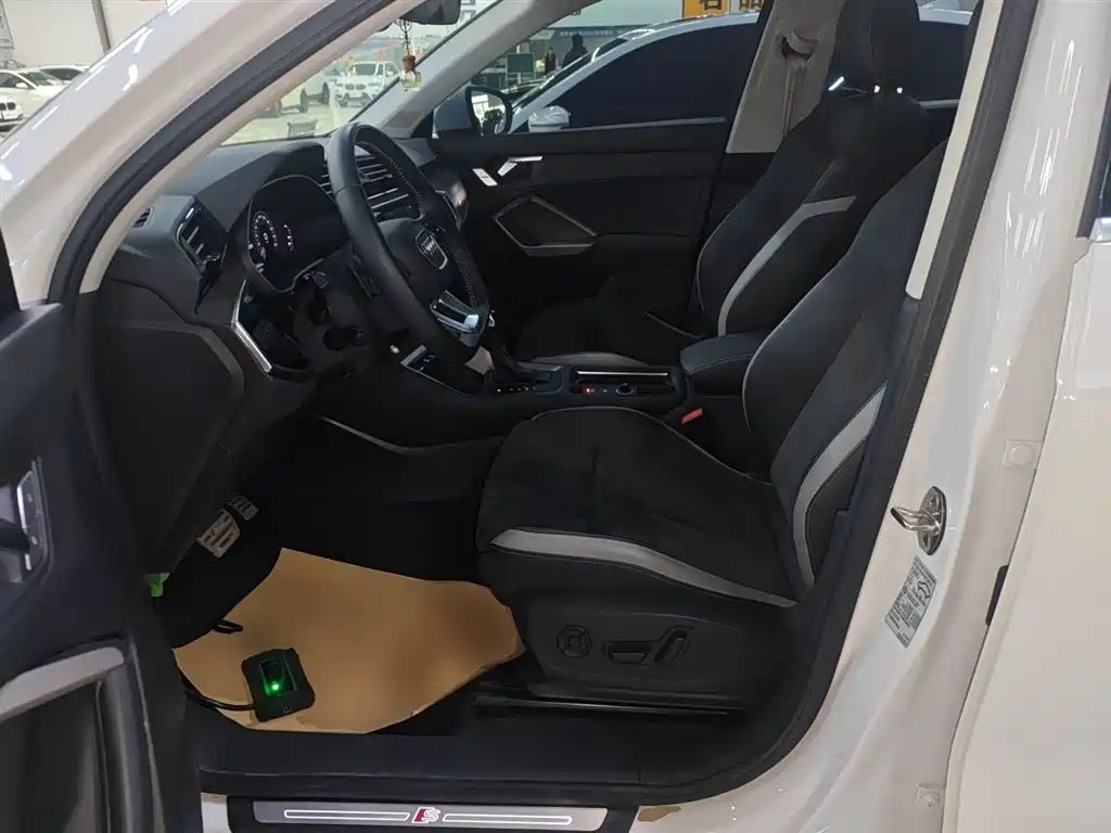 Audi Q3 2020 35 TFSI Fashionable and Dynamic купить на сайте DeffCars