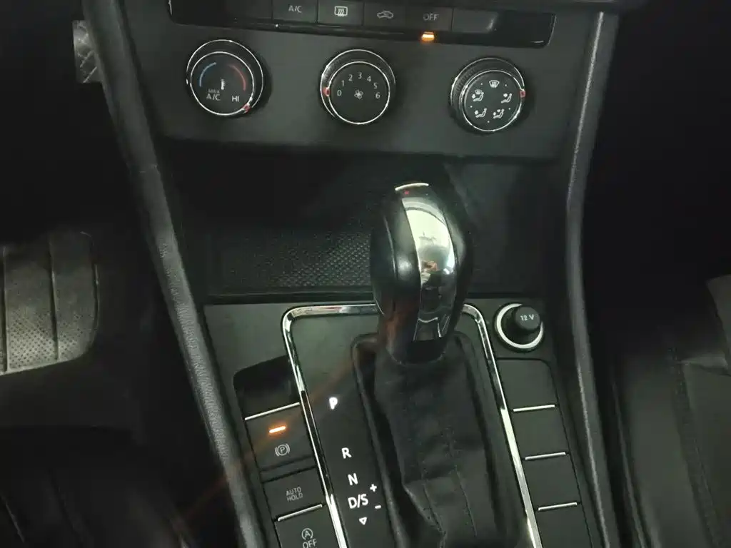 Bora 2021 1.5L Automatic Fashion Smart Connected Edition купить на сайте DeffCars