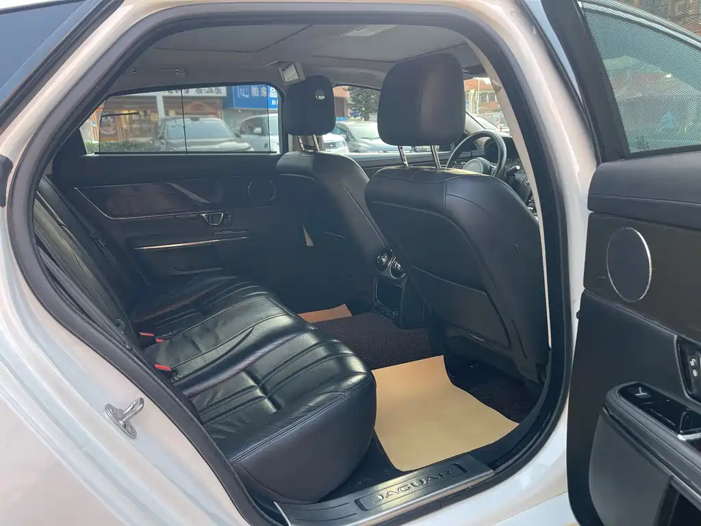 Jaguar XJ 2018 XJL 3.0 SC two-wheel drive elegant business version купить на сайте DeffCars