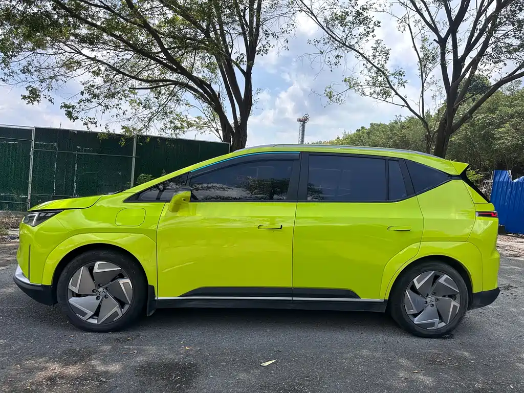 Hechuang Z03 2022 model 510km trendy version 135kW 63.98kWh купить на сайте DeffCars