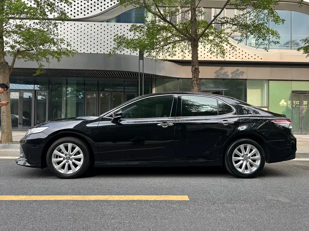 Camry 2019 2.0G Deluxe Edition National V купить на сайте DeffCars