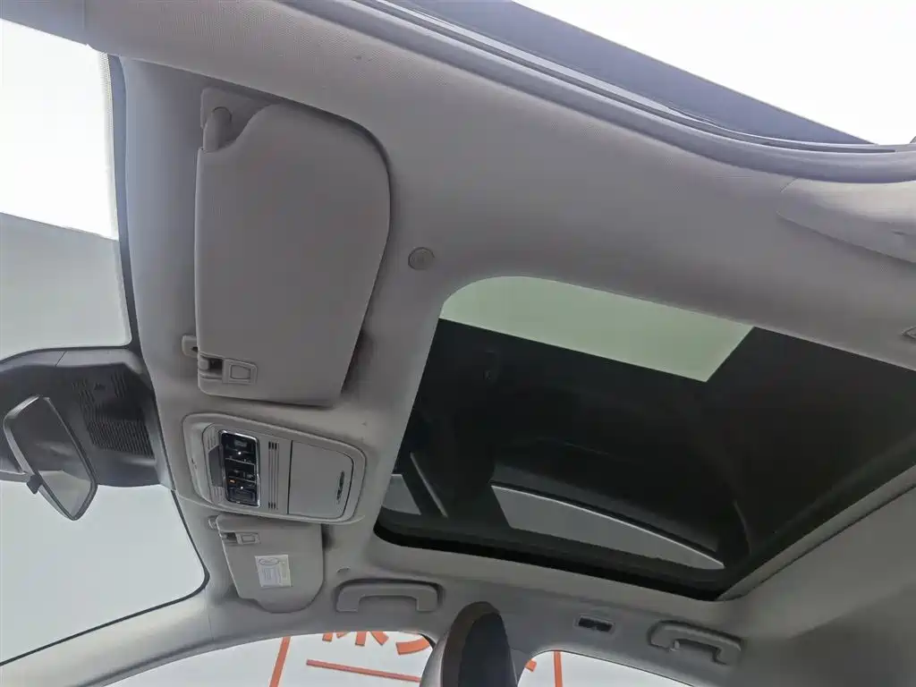 Lincoln Z 2025 2.0T Premium Hybrid Edition купить на сайте DeffCars