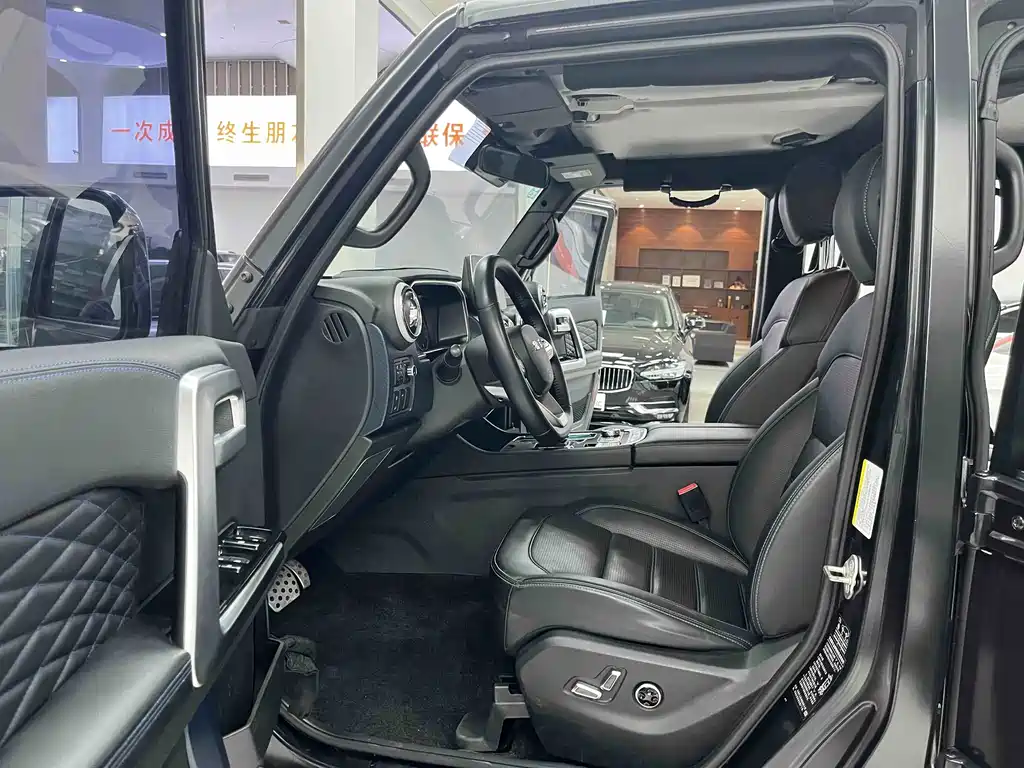Beijing Off-Road BJ40 2021 2.0D Automatic Four-wheel Drive Blade Hero Edition Knight Type (front and rear electronically controlled locks) купить на сайте DeffCars