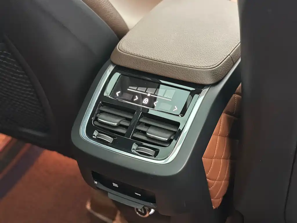Volvo XC90 2020 facelift T6 Zhiyi Luxury Edition 7 seats купить на сайте DeffCars