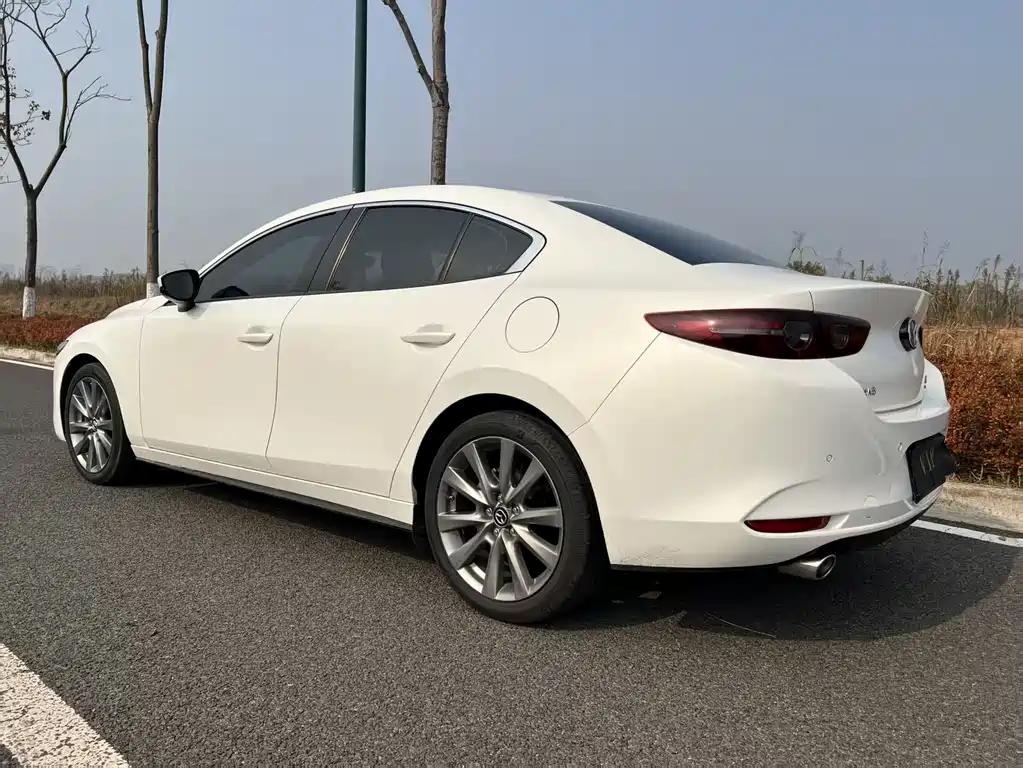 Mazda3 Angkesela 2021 2.0L Automatic Premium Edition купить на сайте DeffCars