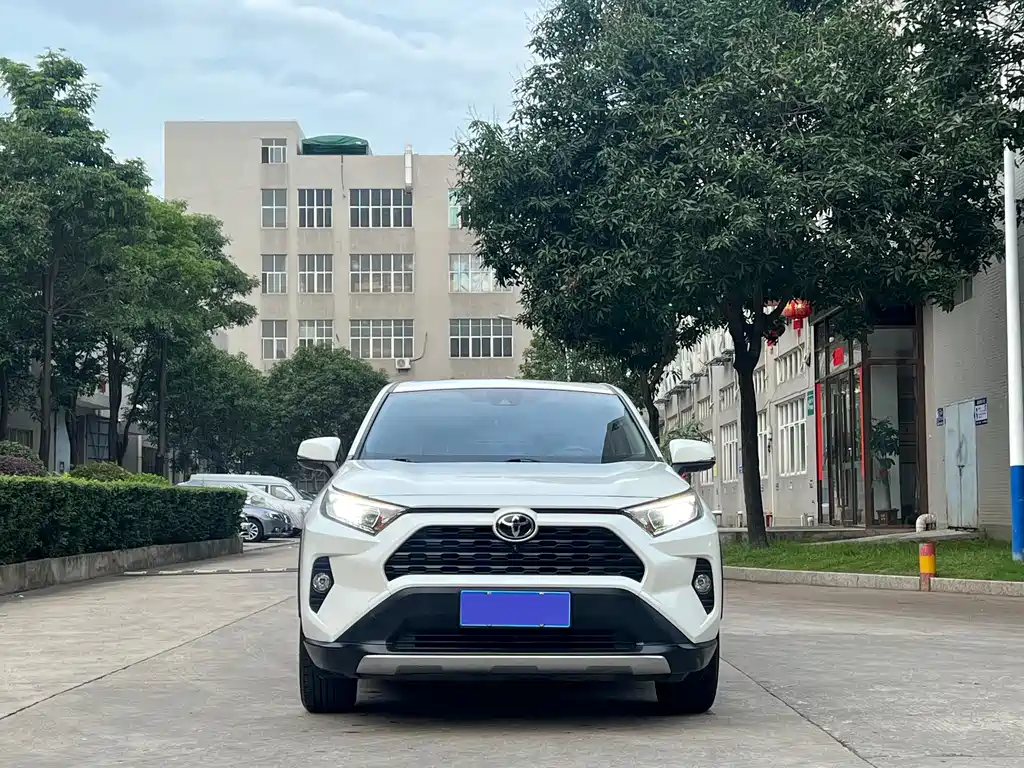 RAV4 Rongfang 2020 2.0L CVT two-wheel drive fashion version купить на сайте DeffCars