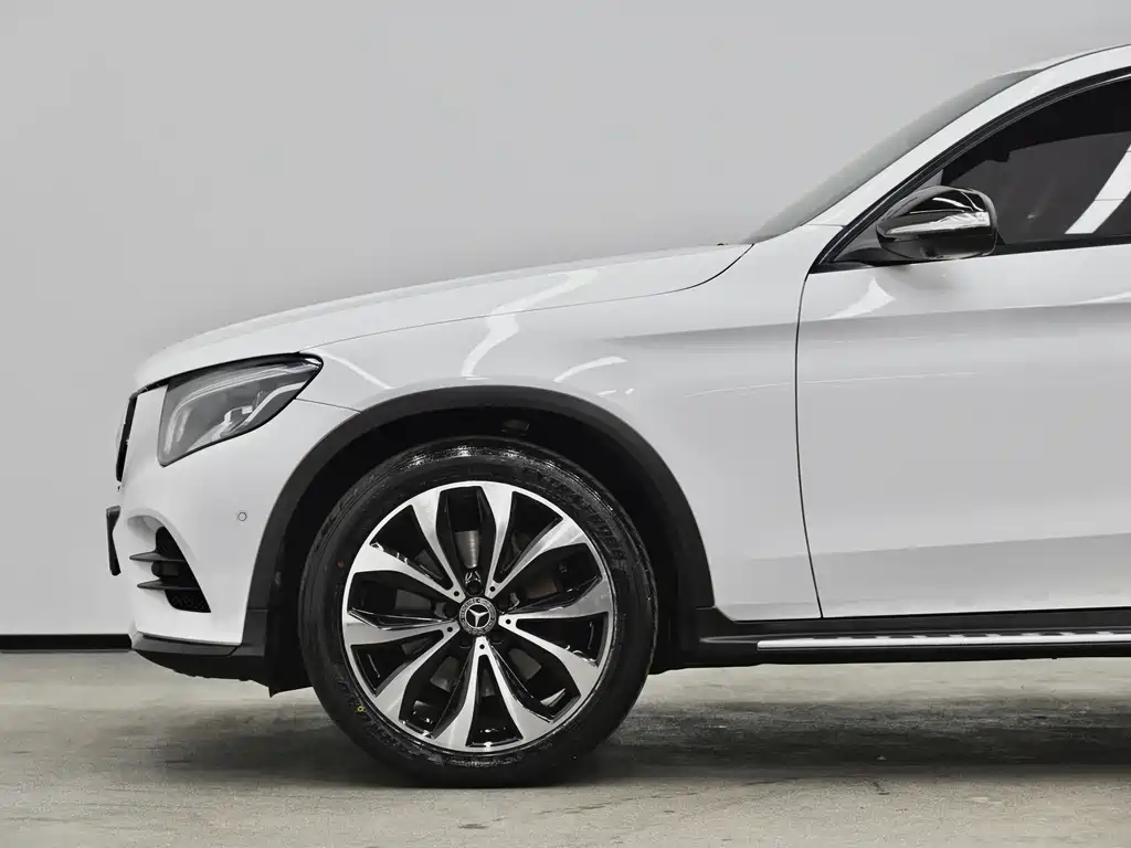 Mercedes-Benz GLC Coupe 2019 GLC 260 4MATIC Coupe SUV купить на сайте DeffCars