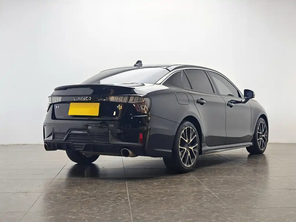 Lynk & Co 03 2021 1.5TD DCT Champion Edition купить на сайте DeffCars