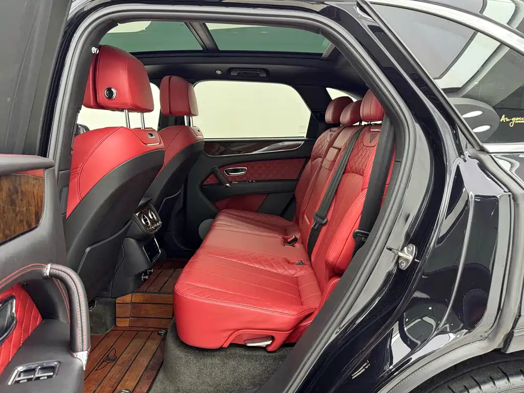 Bentayga 2016 6.0T Standard Edition купить на сайте DeffCars