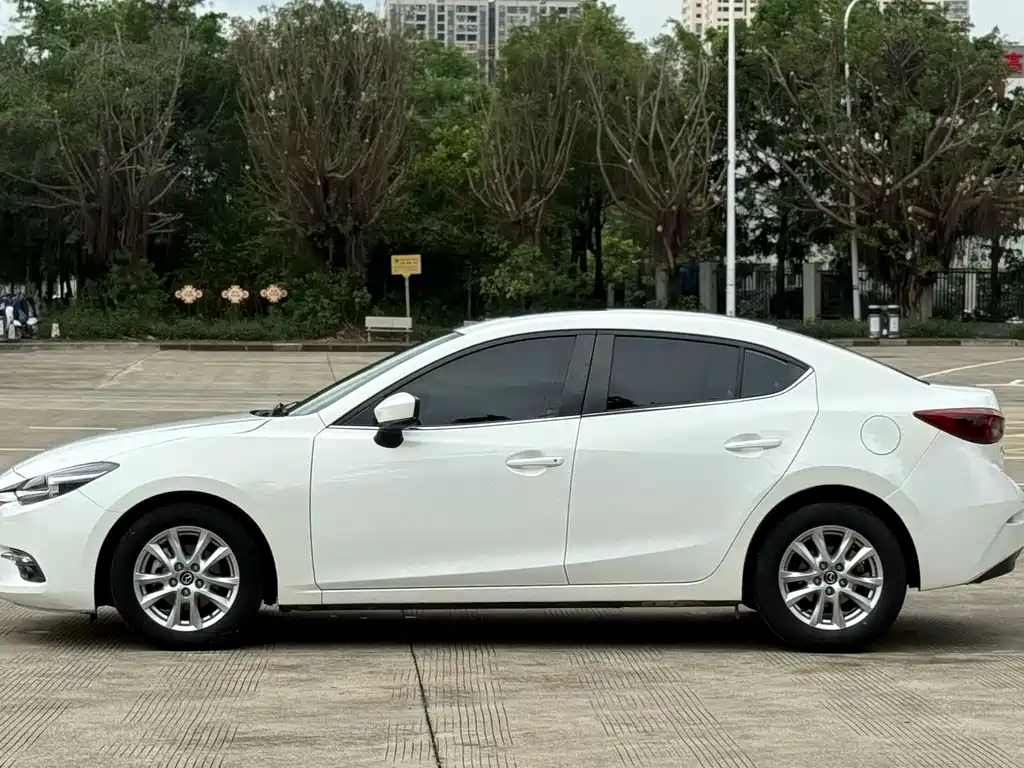 Mazda3 Angkesela 2019 Cloud Control Edition Sedan 1.5L Automatic Luxury Type National V купить на сайте DeffCars