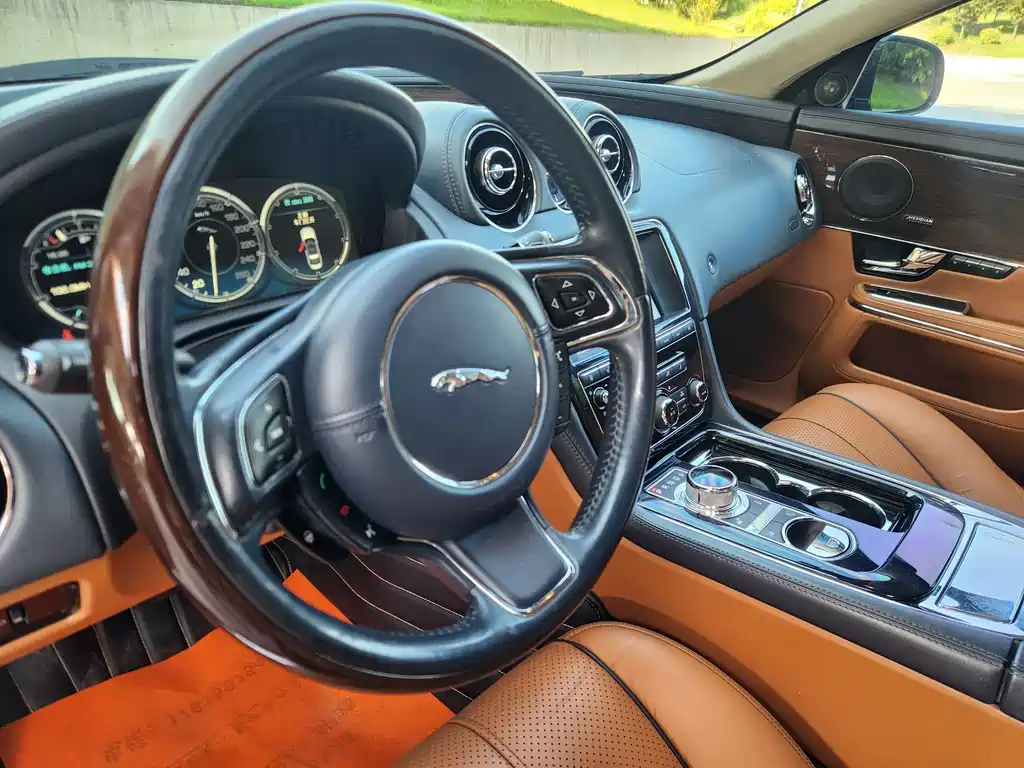 Jaguar XJ 2013 XJL 3.0 SC four-wheel drive flagship business version купить на сайте DeffCars