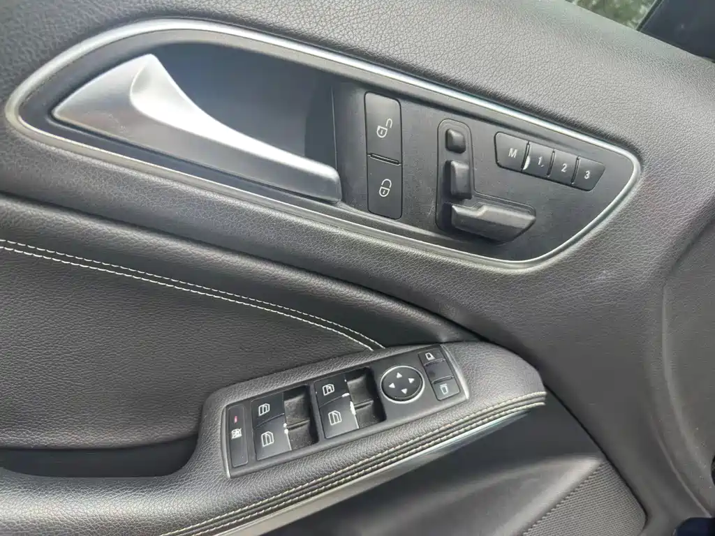 Mercedes-Benz GLA 2016 GLA 200 Fashion Model купить на сайте DeffCars