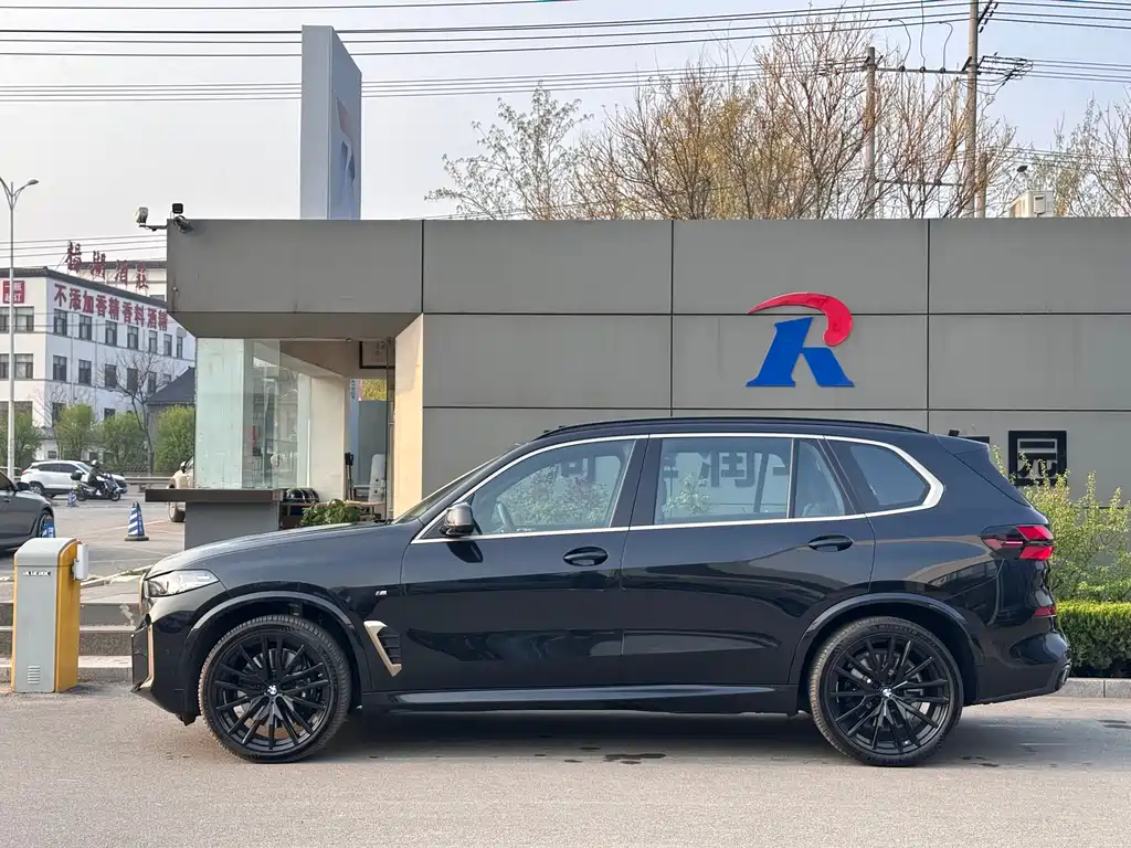 BMW X5 2024 xDrive 40Li Exclusive Black Flame Limited Edition купить на сайте DeffCars