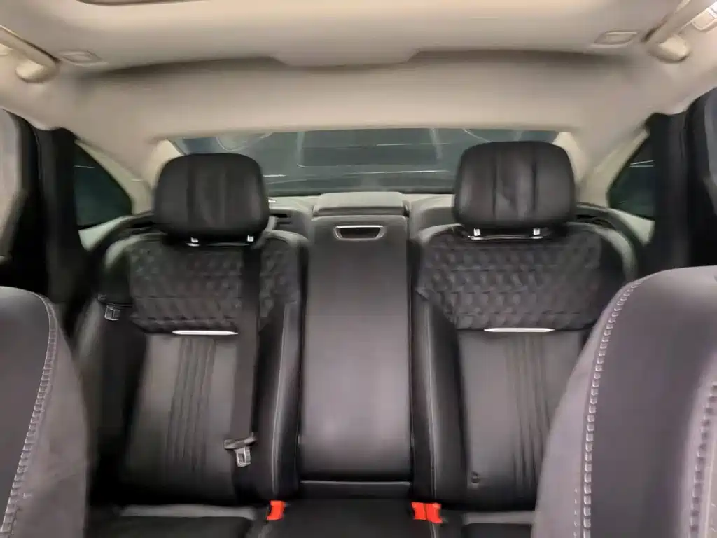 Hongqi H9 2022 2.0T Zhilian Qichang Edition купить на сайте DeffCars