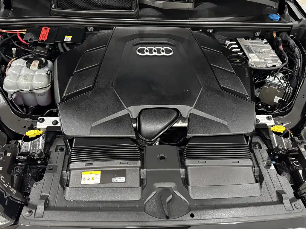 Audi Q7 2022 55 TFSI quattro S line sports купить на сайте DeffCars