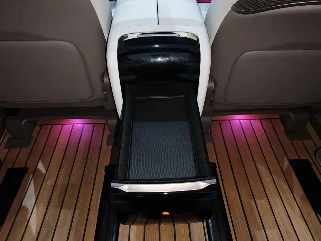 Denza D9 2022 DM-i 970 four-wheel drive premium model купить на сайте DeffCars