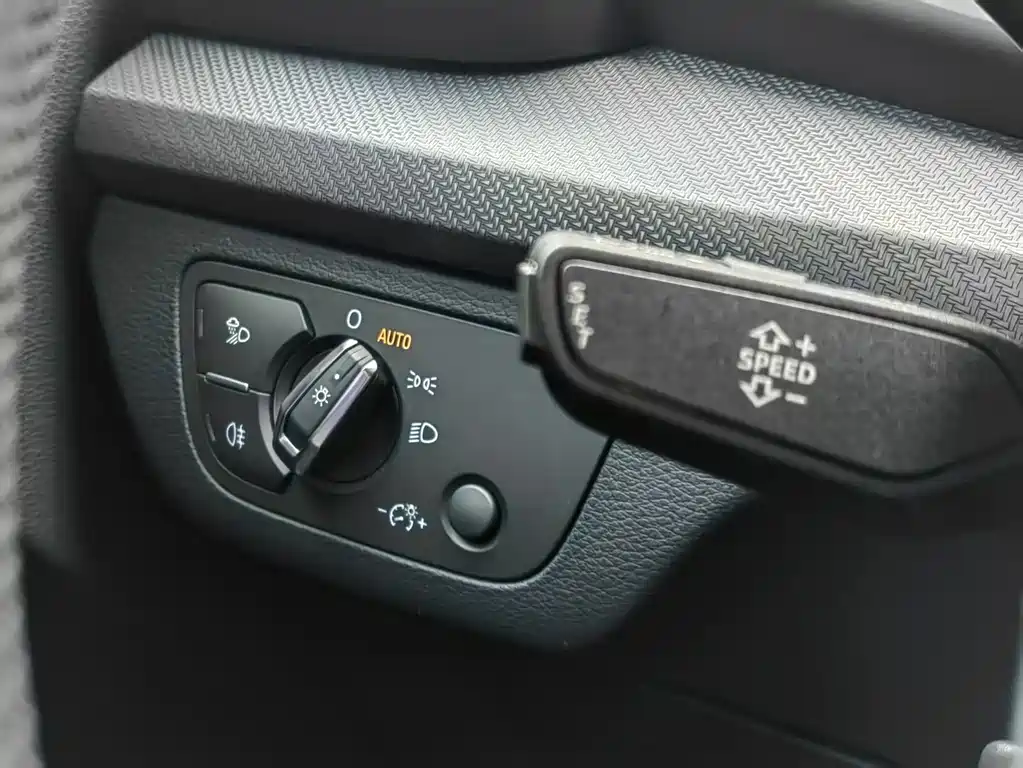 Audi Q5L 2024 45 TFSI luxury and dynamic model купить на сайте DeffCars