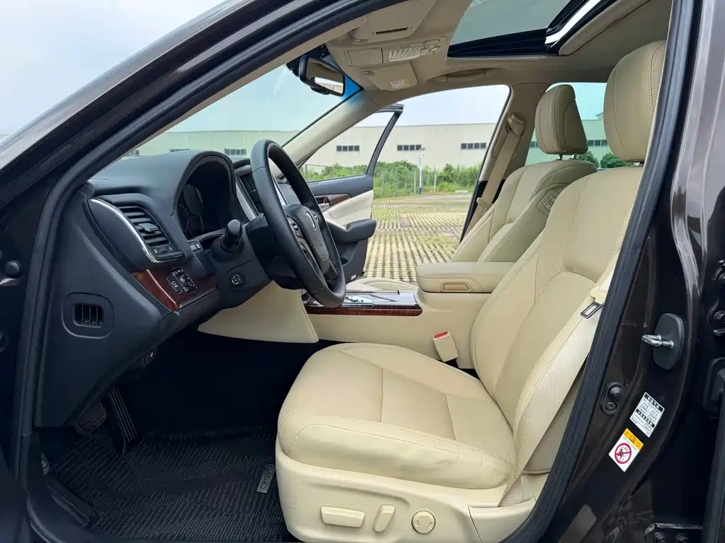 Crown 2015 2.0T Exclusive Edition купить на сайте DeffCars