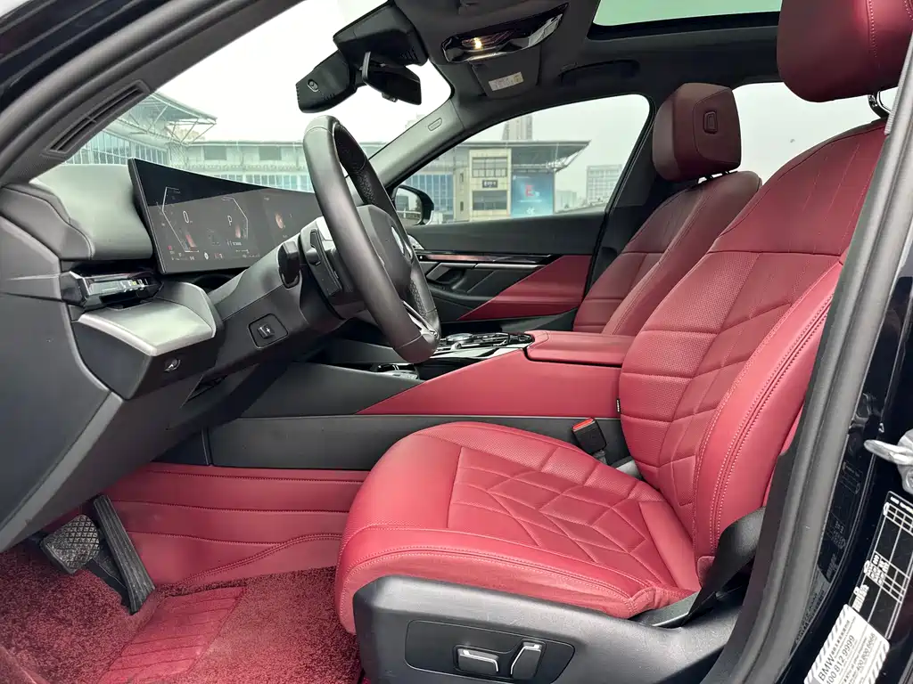 BMW 5 Series 2024 530Li Leading M Sports Package купить на сайте DeffCars