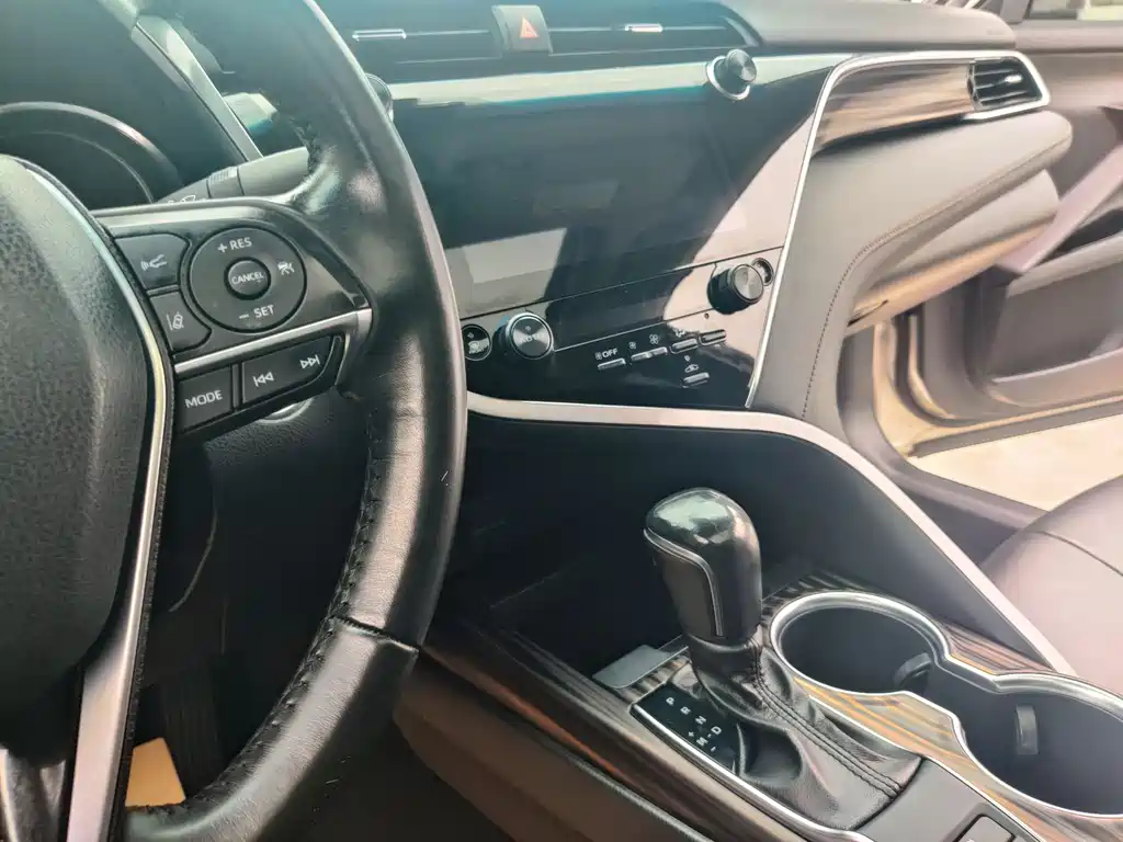 Camry 2019 2.0G Deluxe Edition National VI купить на сайте DeffCars