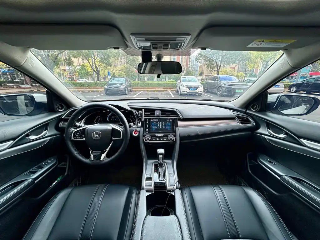 Civic 2019 220TURBO CVT Dynamic Edition National V купить на сайте DeffCars