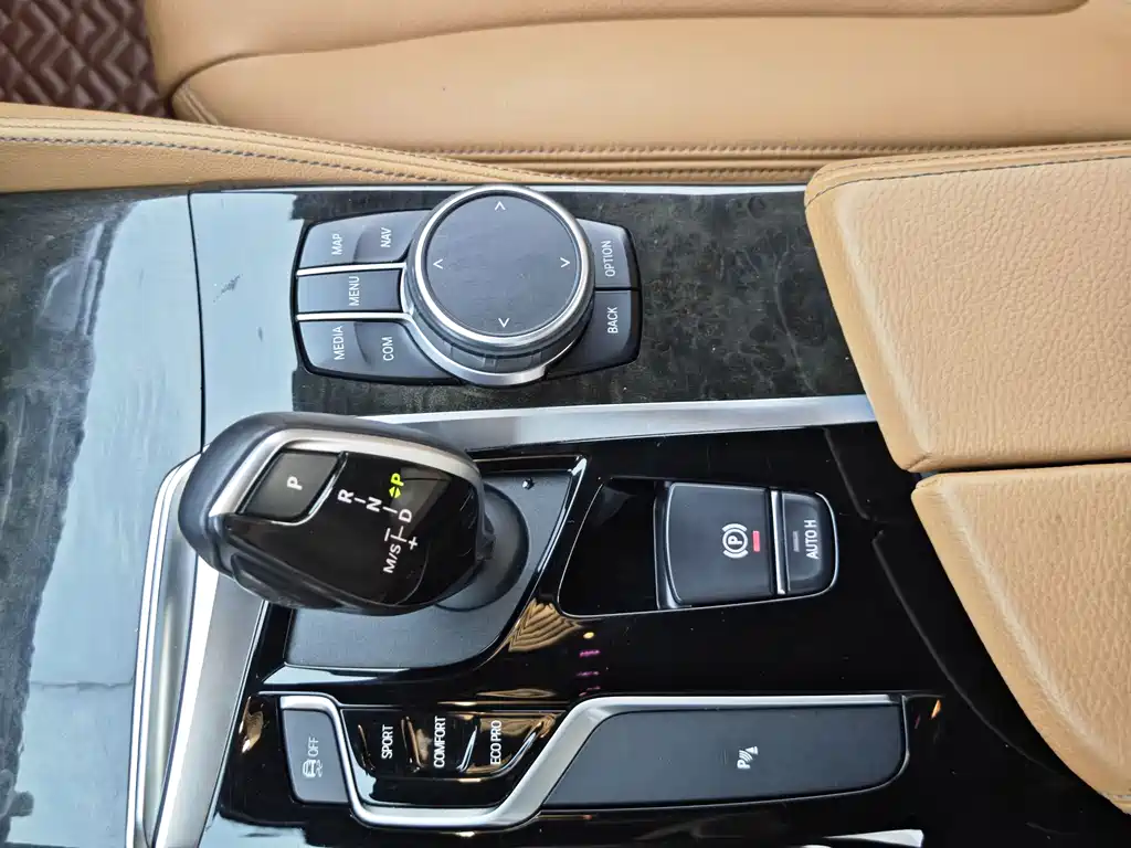 BMW 5 Series 2019 530Li Leading M Sports Package купить на сайте DeffCars