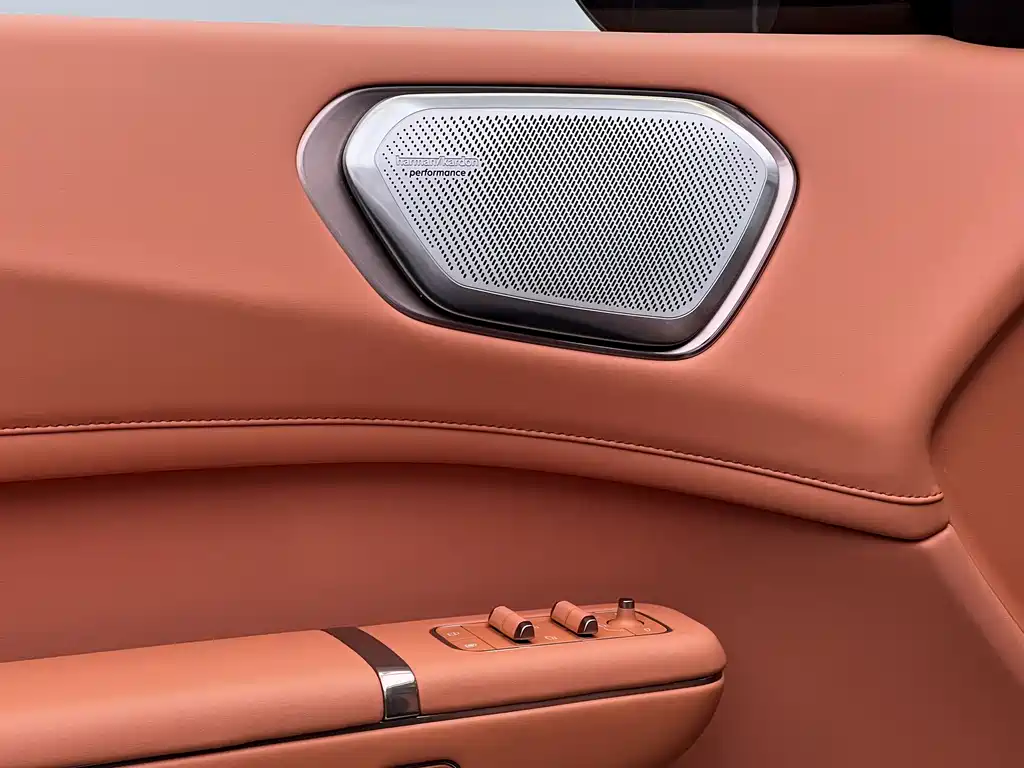Lynk & Co 900 2025 1.5T Ultra купить на сайте DeffCars