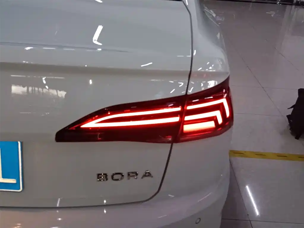 Bora 2021 1.5L automatic fashion smart connected version купить на сайте DeffCars