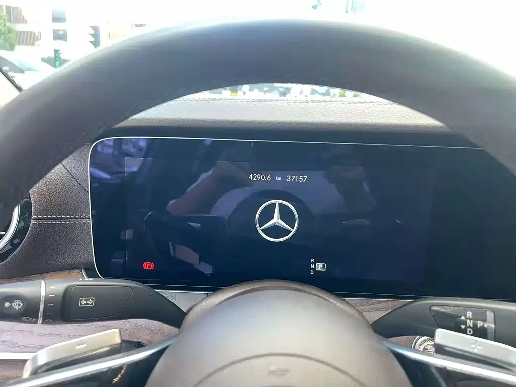 Mercedes-Benz E-Class 2023 E 300 L Luxury Model купить на сайте DeffCars