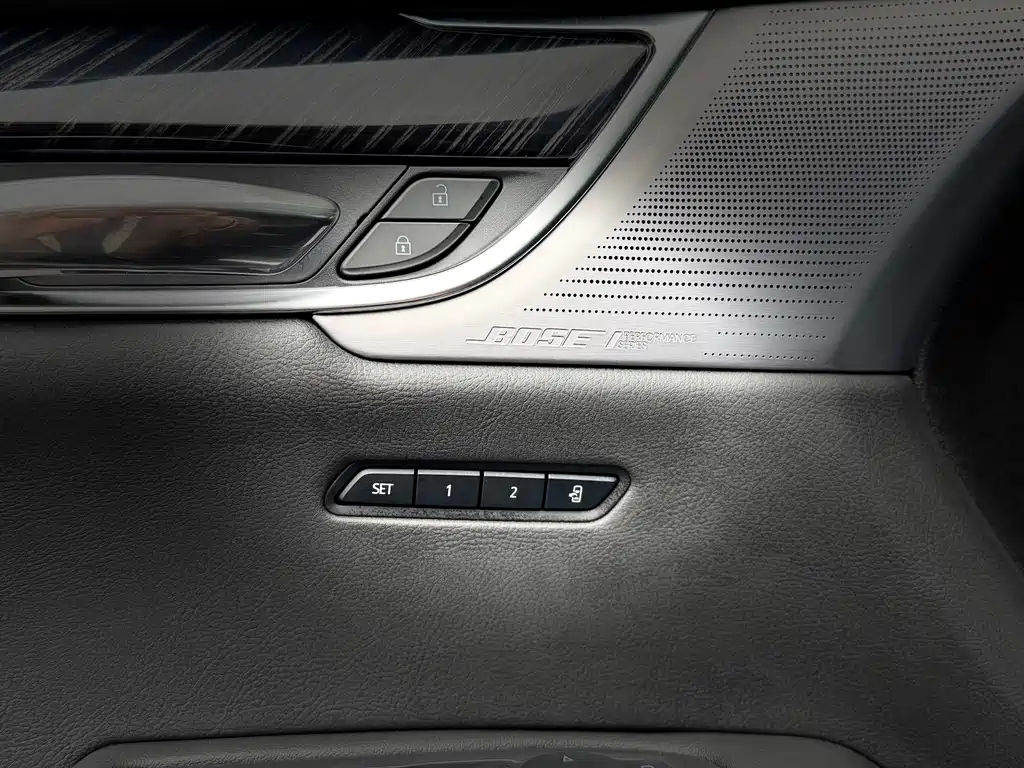 Cadillac XT6 2025 2.0T six-seat four-wheel drive luxury executive classic version купить на сайте DeffCars