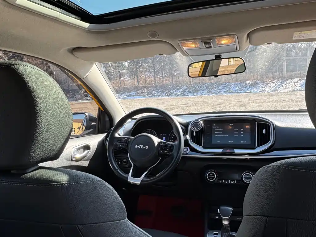 Yipao 2021 1.4L CVT fun sunroof model купить на сайте DeffCars