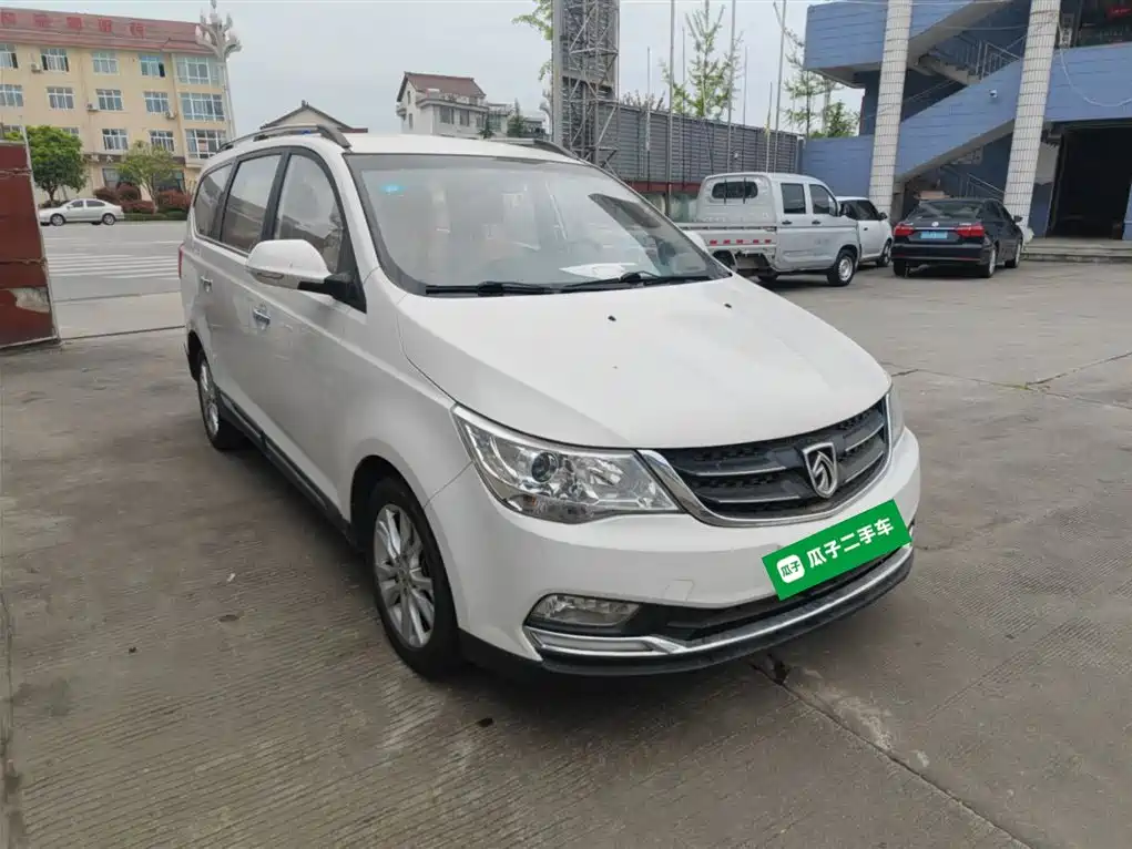 Baojun 730 2016 1.5L manual comfort type 7 seats National V купить на сайте DeffCars