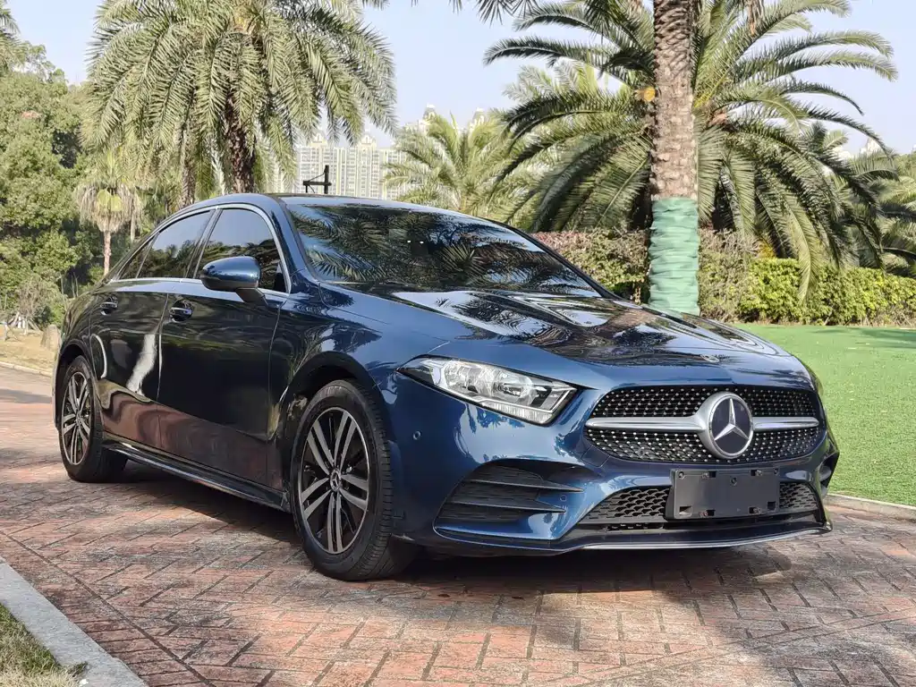 Mercedes-Benz A-Class 2019 A 180 L Sports Sedan купить на сайте DeffCars