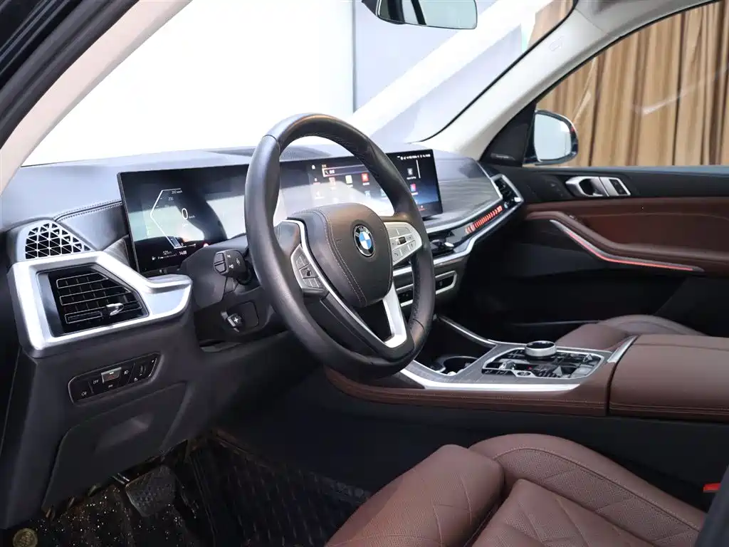 BMW X7 2023 xDrive40i Leading Luxury Package купить на сайте DeffCars
