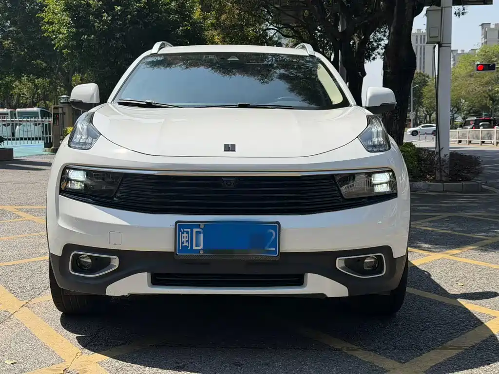 Lynk & Co 01 2017 2.0T two-wheel drive Pro version купить на сайте DeffCars