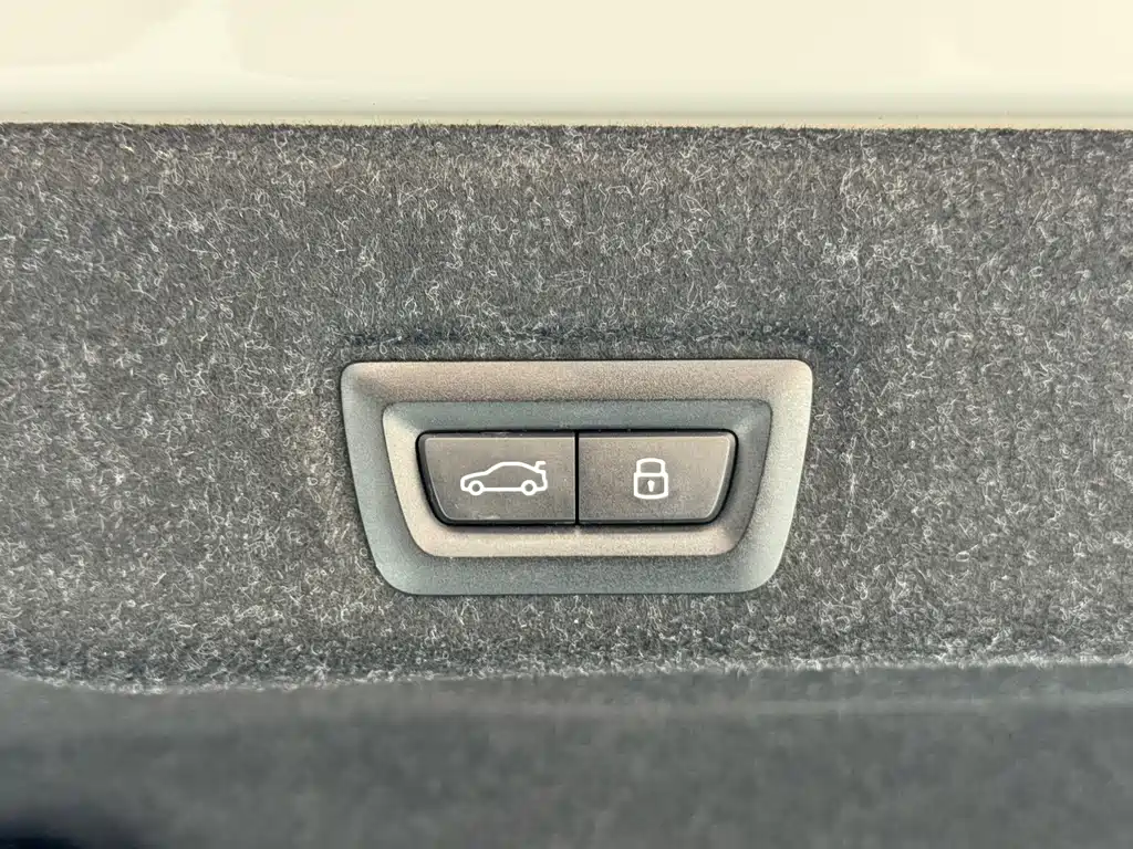 BMW 5 Series 2024 530Li Leading M Sports Package купить на сайте DeffCars