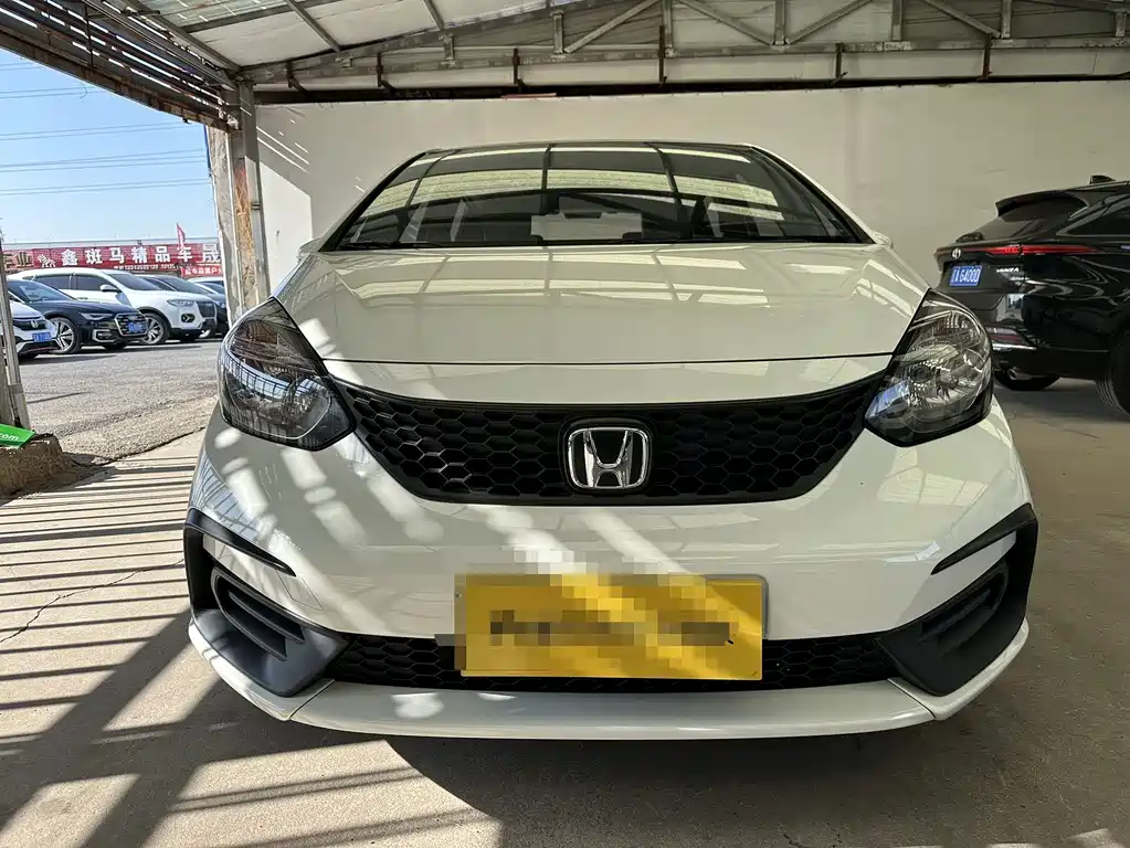 Fit 2022 1.5L CVT Trendy Sunroof Edition купить на сайте DeffCars
